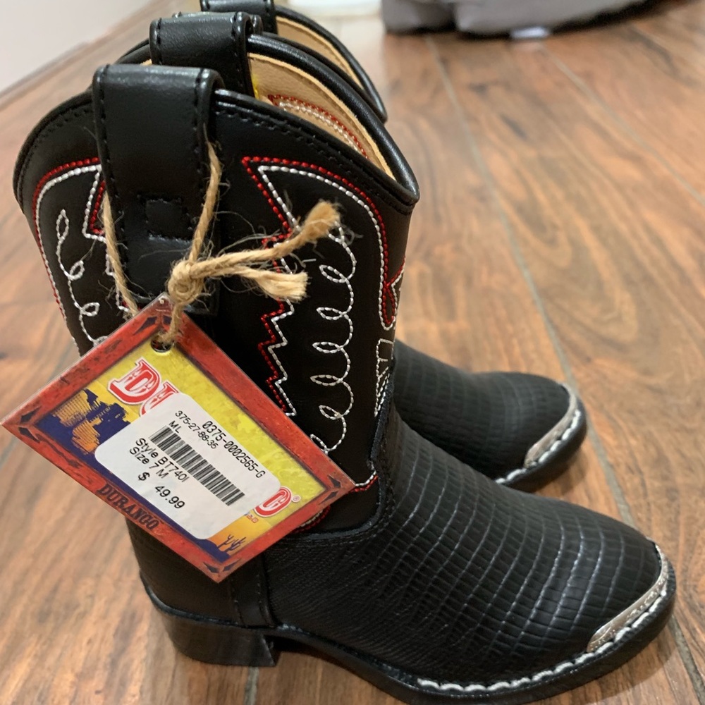 Boys size 7 Durango boots. New with tags.